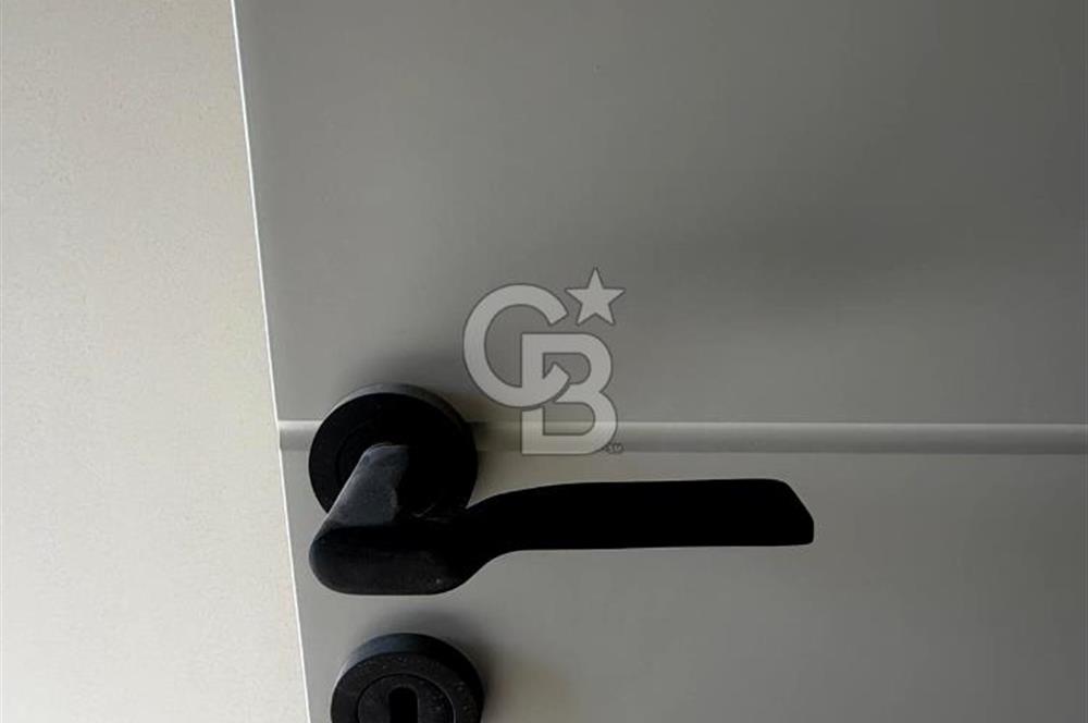 Cumhuriyet mahallesinde şehir ve deniz manzaralı 3+1 daire