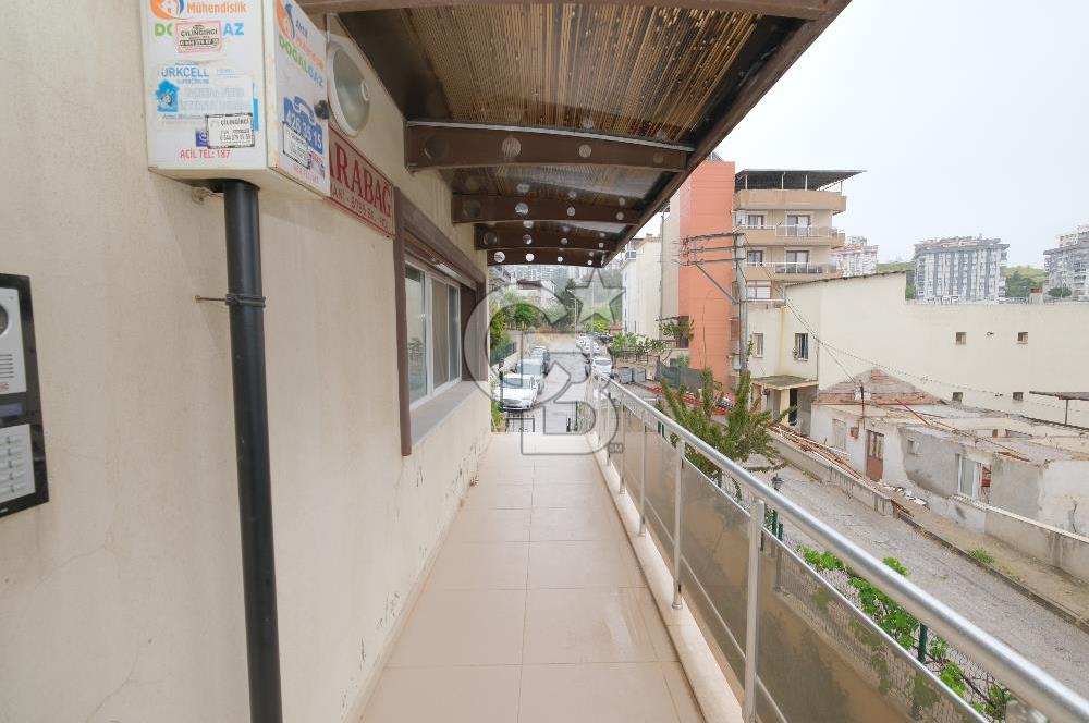 Çiğli Anadolu Caddesi Üzeri Geniş Satılık 3+1 Daire