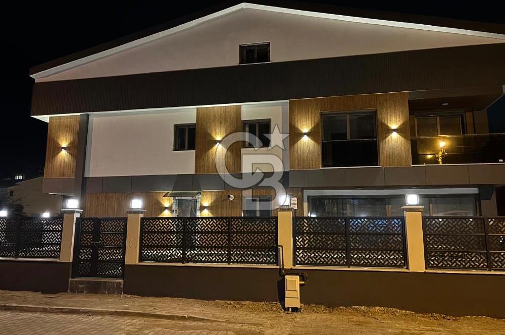 ALİAĞA YENİŞAKRAN 4+1 BAHÇELİ VE TERASLI SATILIK VİLLA
