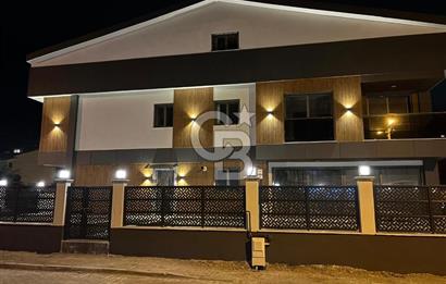 ALİAĞA YENİŞAKRAN 4+1 BAHÇELİ VE TERASLI SATILIK VİLLA