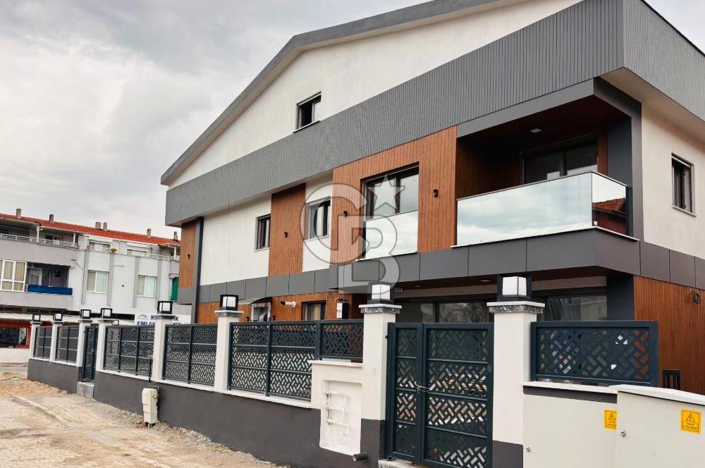 ALİAĞA YENİŞAKRAN 4+1 BAHÇELİ VE TERASLI SATILIK VİLLA