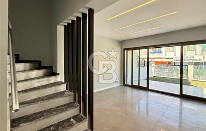 YENİŞAKRAN'DA DENİZE 150 M BAHÇELİ VE TERASLI SATILIK 4+1 VİLLA