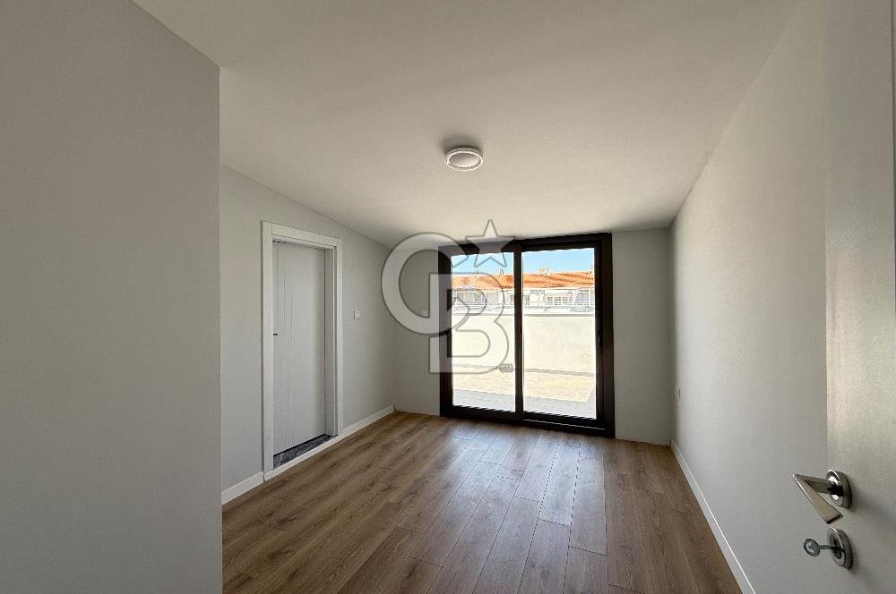 YENİŞAKRAN'DA DENİZE 150 M BAHÇELİ VE TERASLI SATILIK 4+1 VİLLA
