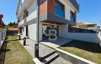 YENİŞAKRAN'DA DENİZE 150 M BAHÇELİ VE TERASLI SATILIK 4+1 VİLLA