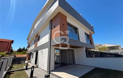 YENİŞAKRAN'DA DENİZE 150 M BAHÇELİ VE TERASLI SATILIK 4+1 VİLLA