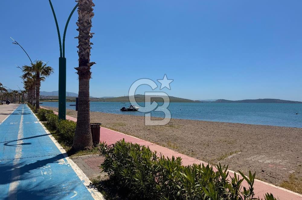 YENİŞAKRAN'DA DENİZE 150 M BAHÇELİ VE TERASLI SATILIK 4+1 VİLLA