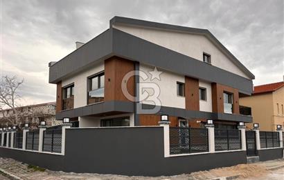 ALİAĞA YENİŞAKRAN 4+1 BAHÇELİ VE TERASLI SATILIK VİLLA