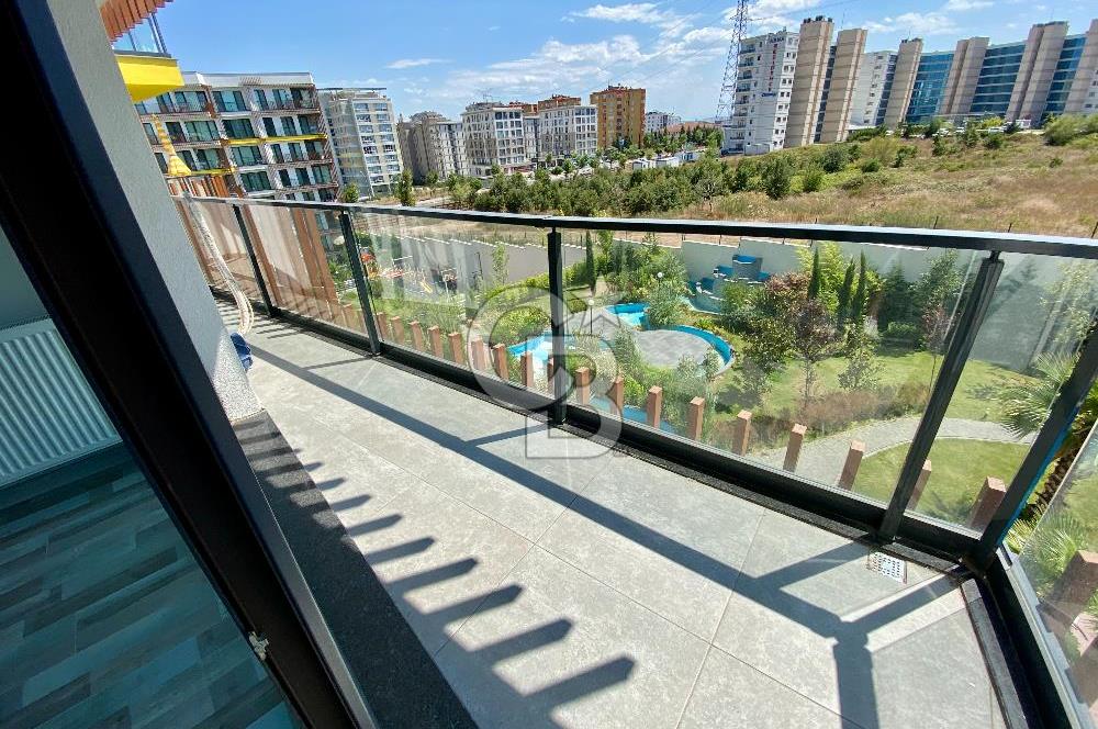 KURTKÖY YENİŞEHİR OPTIMUM GARDENS’TA KAPALI MUTFAKLI, BALKONLU GENİŞ 2+1 DAİRE