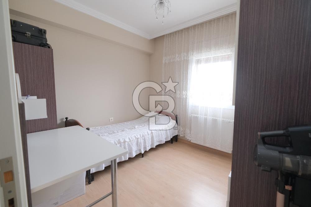 Çiğli Anadolu Caddesi Üzeri Geniş Satılık 3+1 Daire