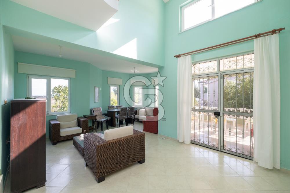 Silivri'de 1 Dönüm Arazi içinde 4+1 Satılık Villa