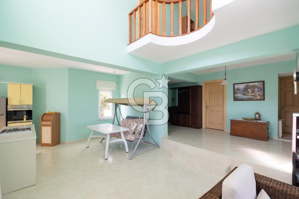 Silivri'de 1 Dönüm Arazi içinde 4+1 Satılık Villa