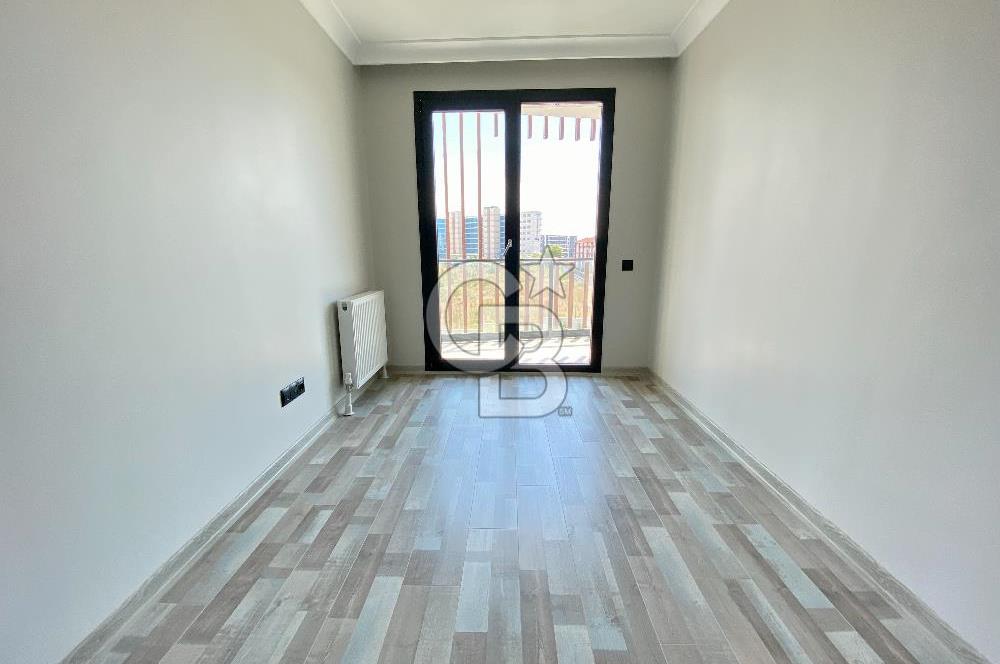 KURTKÖY YENİŞEHİR OPTIMUM GARDENS’TA KAPALI MUTFAKLI, BALKONLU GENİŞ 2+1 DAİRE