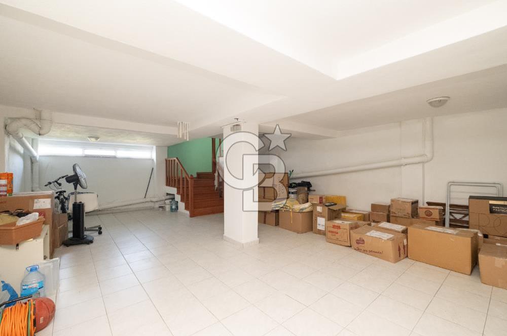 Silivri'de 1 Dönüm Arazi içinde 4+1 Satılık Villa