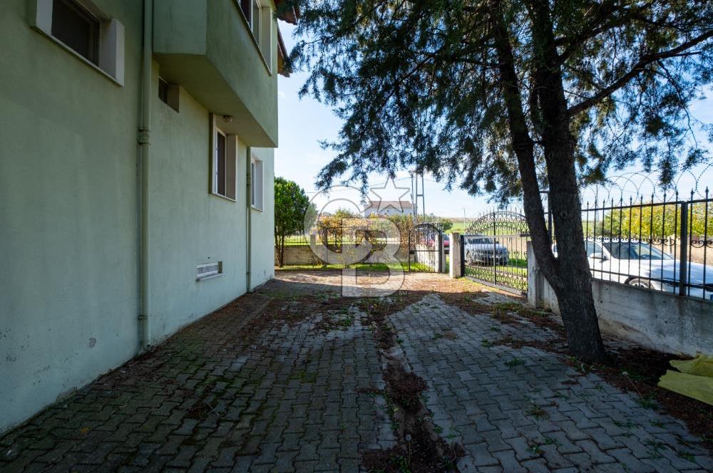 Silivri'de 1 Dönüm Arazi içinde 4+1 Satılık Villa