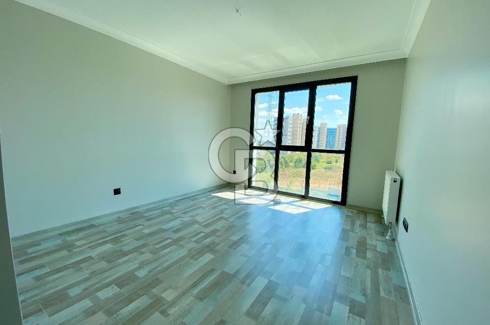 KURTKÖY YENİŞEHİR OPTIMUM GARDENS’TA KAPALI MUTFAKLI, BALKONLU GENİŞ 2+1 DAİRE