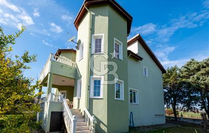 Silivri'de 1 Dönüm Arazi içinde 4+1 Satılık Villa