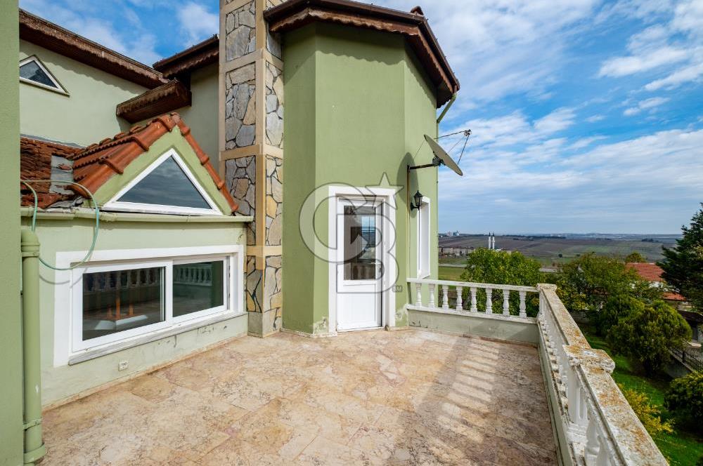 Silivri'de 1 Dönüm Arazi içinde 4+1 Satılık Villa