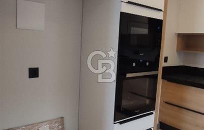 KUŞADASI MERKEZDE DENİZ MANZARALI 3+1 İŞYERİ OFİS