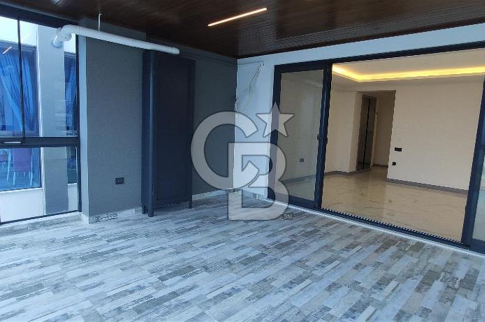 KUŞADASI MERKEZDE DENİZ MANZARALI 3+1 İŞYERİ OFİS