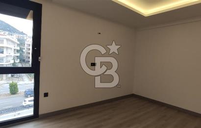 KUŞADASI MERKEZDE DENİZ MANZARALI 3+1 İŞYERİ OFİS