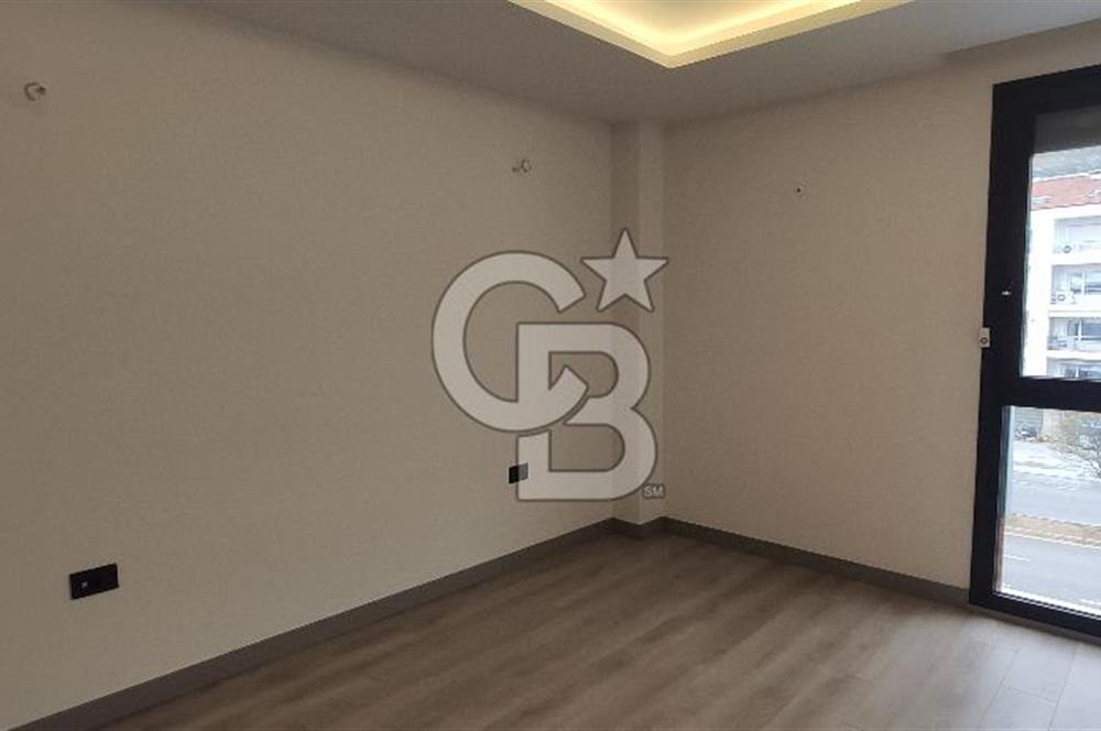 KUŞADASI MERKEZDE DENİZ MANZARALI 3+1 İŞYERİ OFİS