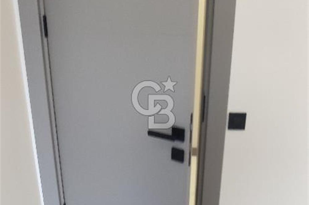 KUŞADASI MERKEZDE DENİZ MANZARALI 3+1 İŞYERİ OFİS