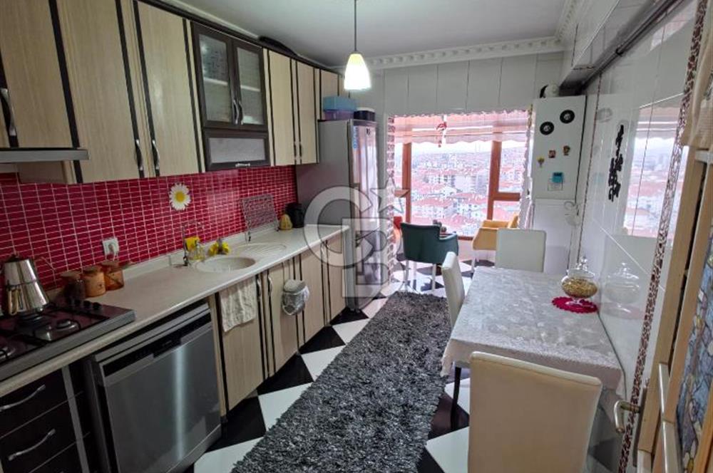 Keçiören Ataparkta Avantajlı Konumda Asansörlü 6+1
