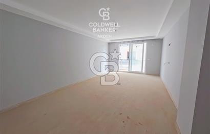 CB ARDEN'DEN ANA CADDE ÜZERİ SATILIK - OFİSE UYGUN YENİ DAİRE