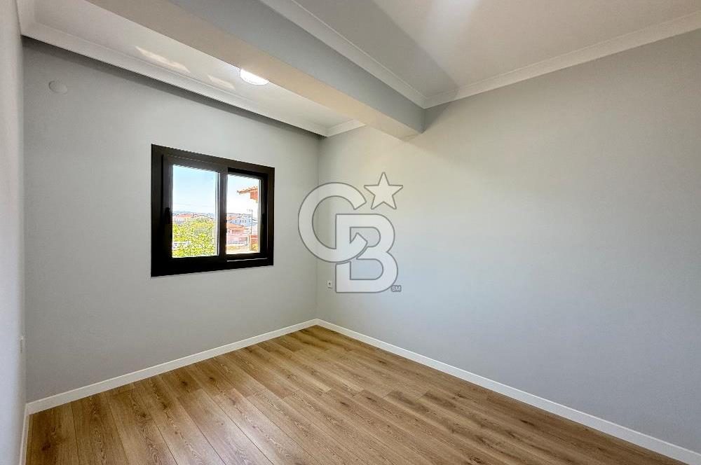 ALİAĞA YENİŞAKRAN 4+1 BÜYÜK BAHÇELİ VE TERASLI SATILIK VİLLA