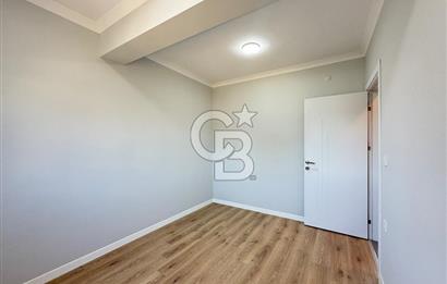 ALİAĞA YENİŞAKRAN 4+1 BÜYÜK BAHÇELİ VE TERASLI SATILIK VİLLA