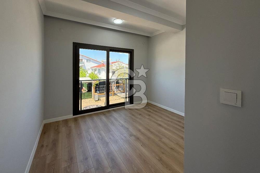 ALİAĞA YENİŞAKRAN 4+1 BÜYÜK BAHÇELİ VE TERASLI SATILIK VİLLA