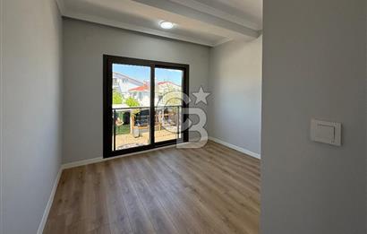 ALİAĞA YENİŞAKRAN 4+1 BÜYÜK BAHÇELİ VE TERASLI SATILIK VİLLA