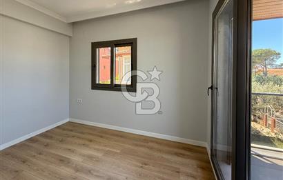 ALİAĞA YENİŞAKRAN 4+1 BÜYÜK BAHÇELİ VE TERASLI SATILIK VİLLA