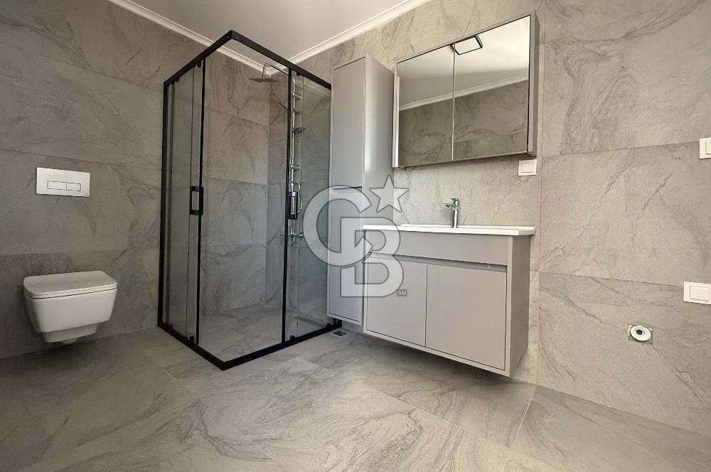 ALİAĞA YENİŞAKRAN 4+1 BÜYÜK BAHÇELİ VE TERASLI SATILIK VİLLA