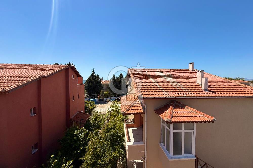 ALİAĞA YENİŞAKRAN 4+1 BÜYÜK BAHÇELİ VE TERASLI SATILIK VİLLA