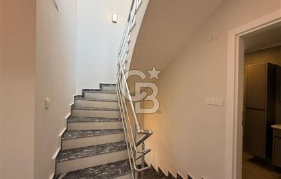 ALİAĞA YENİŞAKRAN 4+1 BÜYÜK BAHÇELİ VE TERASLI SATILIK VİLLA