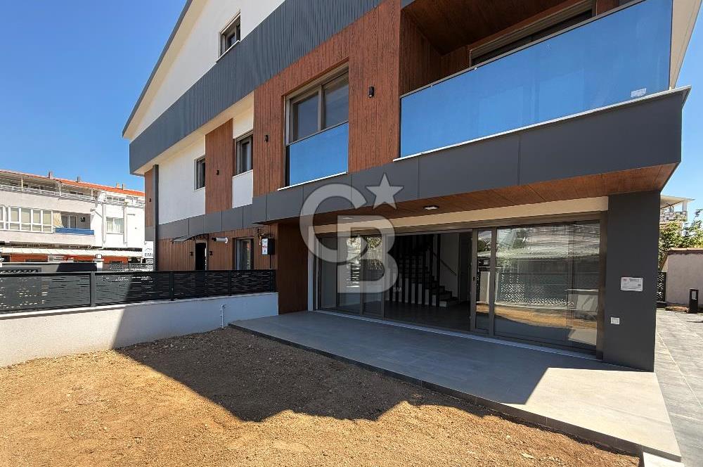 ALİAĞA YENİŞAKRAN 4+1 BÜYÜK BAHÇELİ VE TERASLI SATILIK VİLLA
