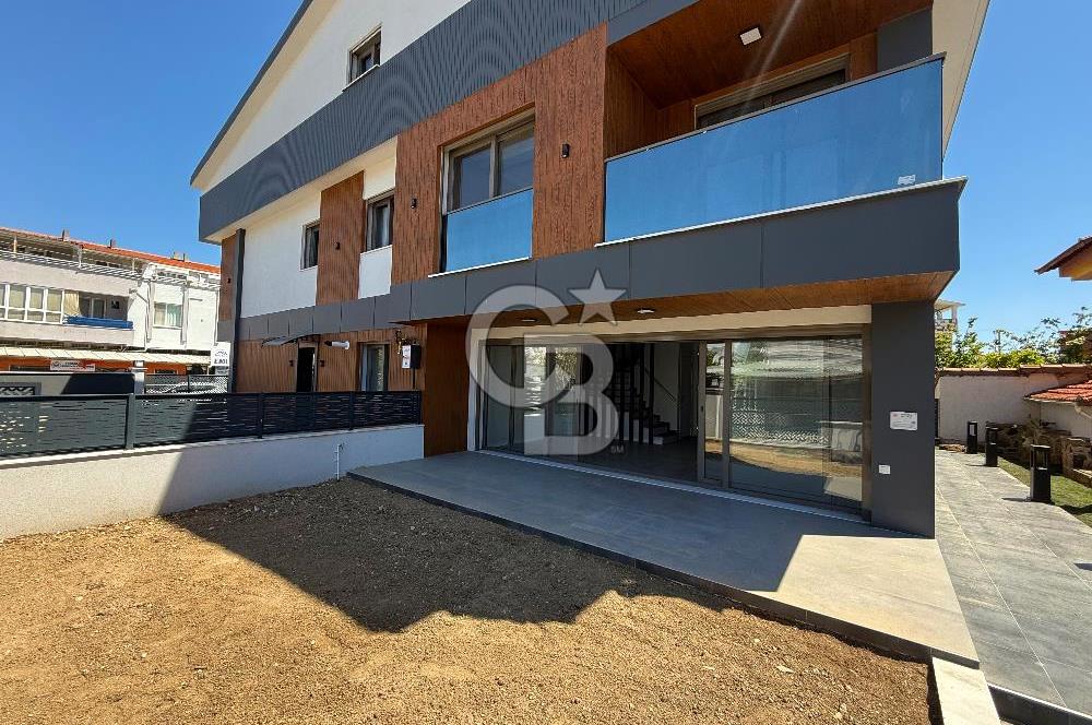 ALİAĞA YENİŞAKRAN 4+1 BÜYÜK BAHÇELİ VE TERASLI SATILIK VİLLA