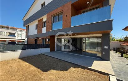 ALİAĞA YENİŞAKRAN 4+1 BÜYÜK BAHÇELİ VE TERASLI SATILIK VİLLA