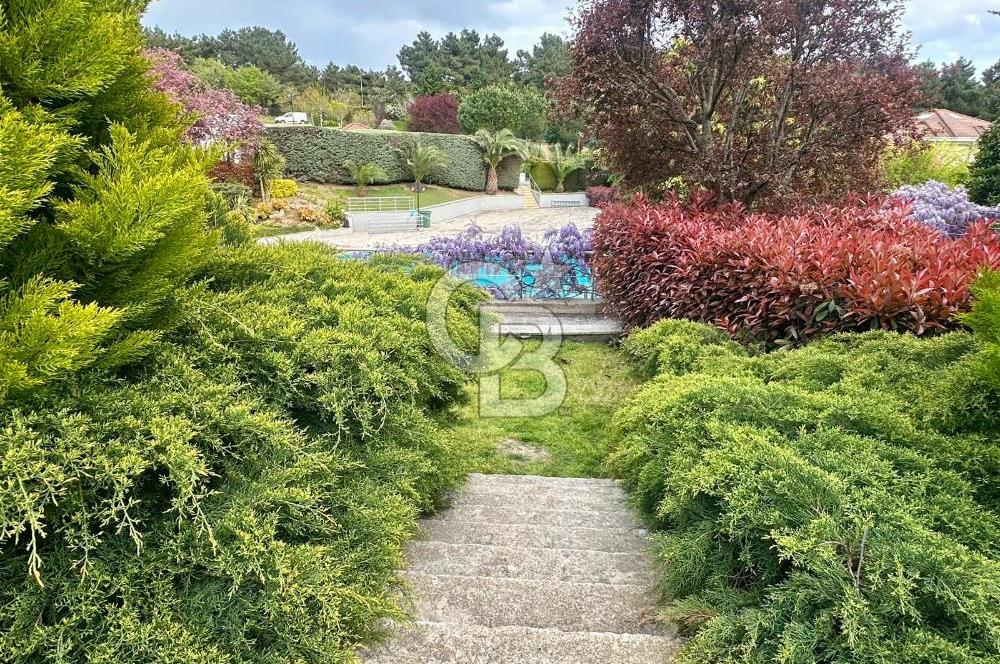 Çekmeköy Merkez mah. Park Konaklar Kiralık 6+2 Villa 
