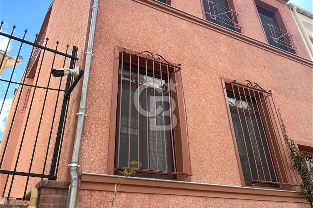 Ortaköyde Yenilenmiş Müstakil Bina | Bahçeli, 2 Girişli, Özgün
