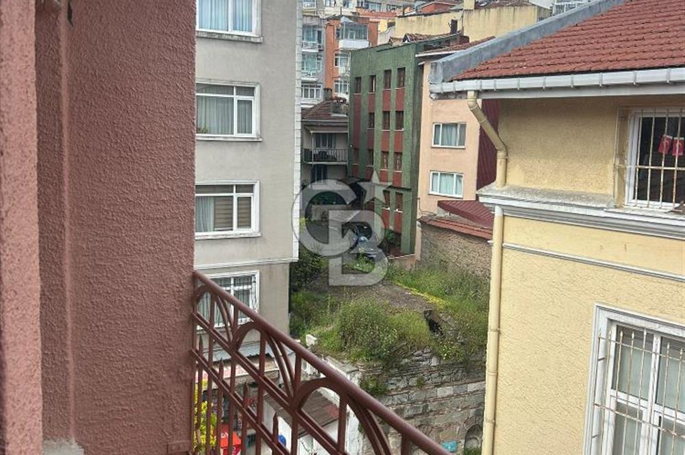 Ortaköyde Yenilenmiş Müstakil Bina | Bahçeli, 2 Girişli, Özgün