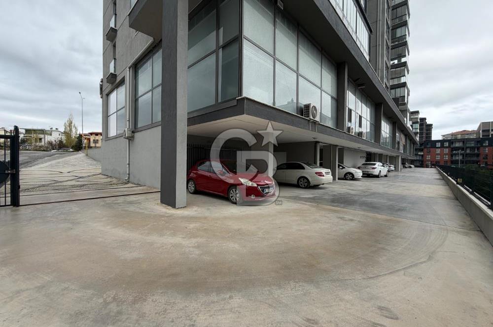 Gölbaşında Ana Cadde Üzeri, Çift Cepheli Kapalı Balkonlu 4+1