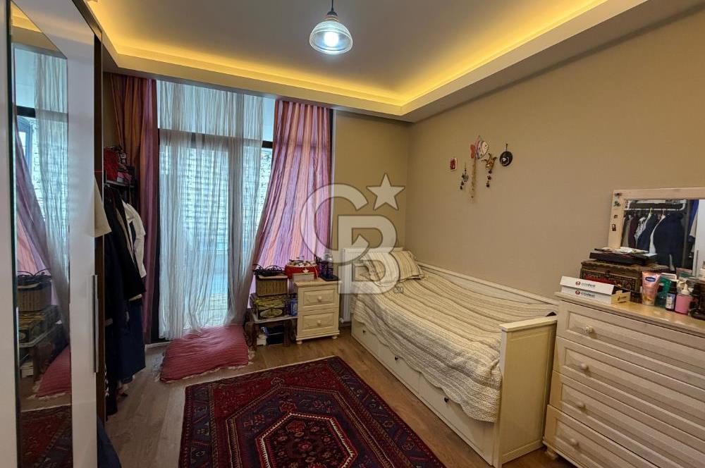 Gölbaşında Ana Cadde Üzeri, Çift Cepheli Kapalı Balkonlu 4+1