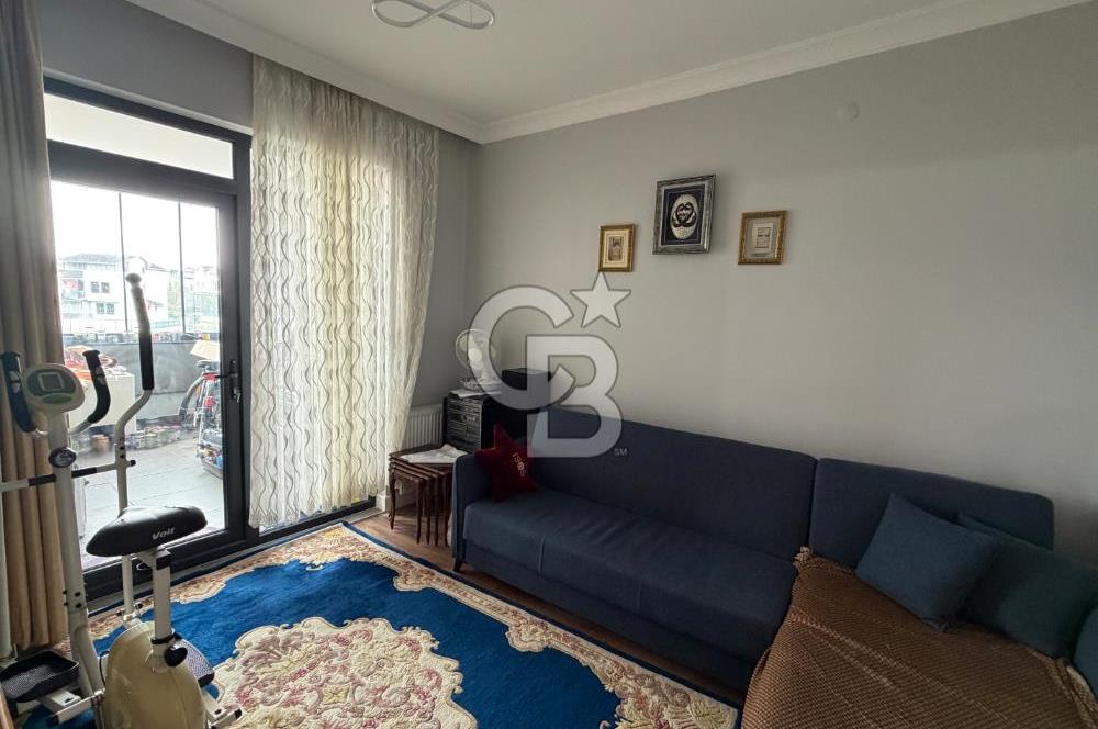 Gölbaşında Ana Cadde Üzeri, Çift Cepheli Kapalı Balkonlu 4+1