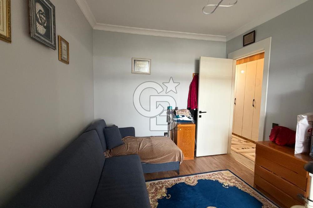 Gölbaşında Ana Cadde Üzeri, Çift Cepheli Kapalı Balkonlu 4+1