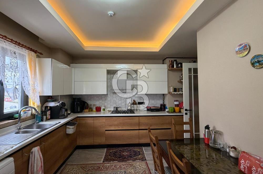 Gölbaşında Ana Cadde Üzeri, Çift Cepheli Kapalı Balkonlu 4+1