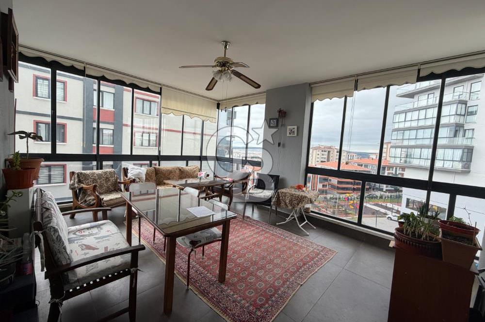 Gölbaşında Ana Cadde Üzeri, Çift Cepheli Kapalı Balkonlu 4+1