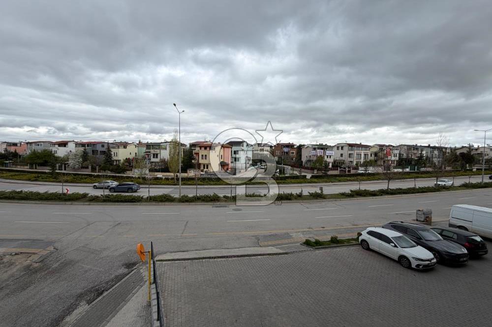 Gölbaşında Ana Cadde Üzeri, Çift Cepheli Kapalı Balkonlu 4+1