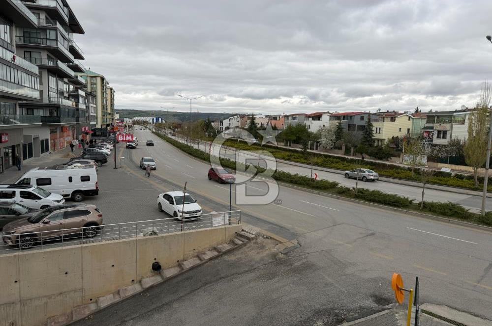 Gölbaşında Ana Cadde Üzeri, Çift Cepheli Kapalı Balkonlu 4+1